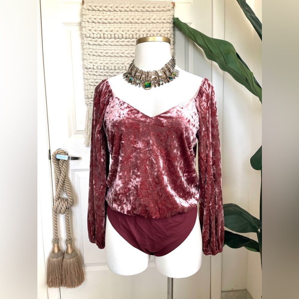NEW Women's Curvy Size 1X or 18/20 Off The Shoulder Velvet Long Sleeve‎ Bodysuit